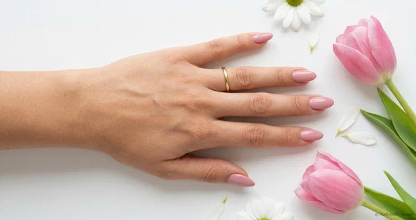 11 April Nails to Try This Month (Cute & Trendy Ideas!)