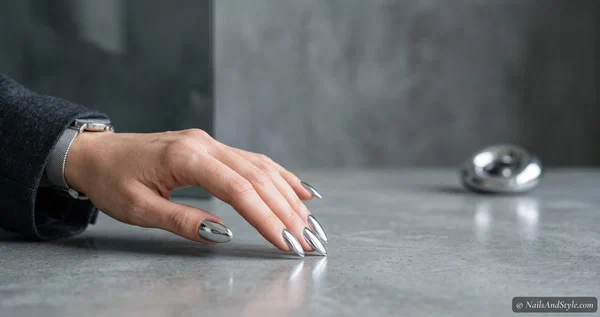 How to Do Chrome Nails Without Powder (or a Lamp)