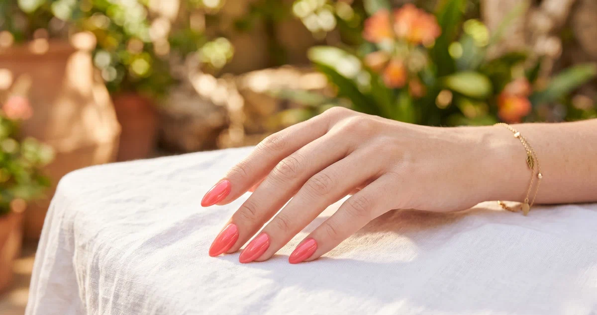 15 Coral Summer Nails That Are Warm, Bright & Pretty