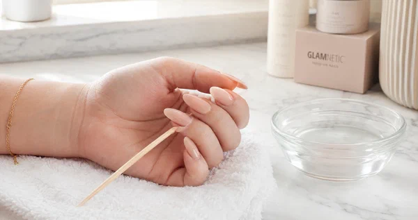 How to Remove Glamnetic Nails (3 Safe Methods)