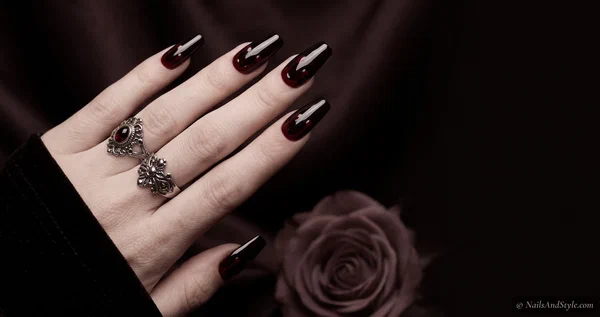 25 Spooky Halloween Nails That Go Full Horror Movie (2026)