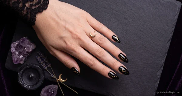 24 Witchy Halloween Nails: Celestial & Mystical (2026)