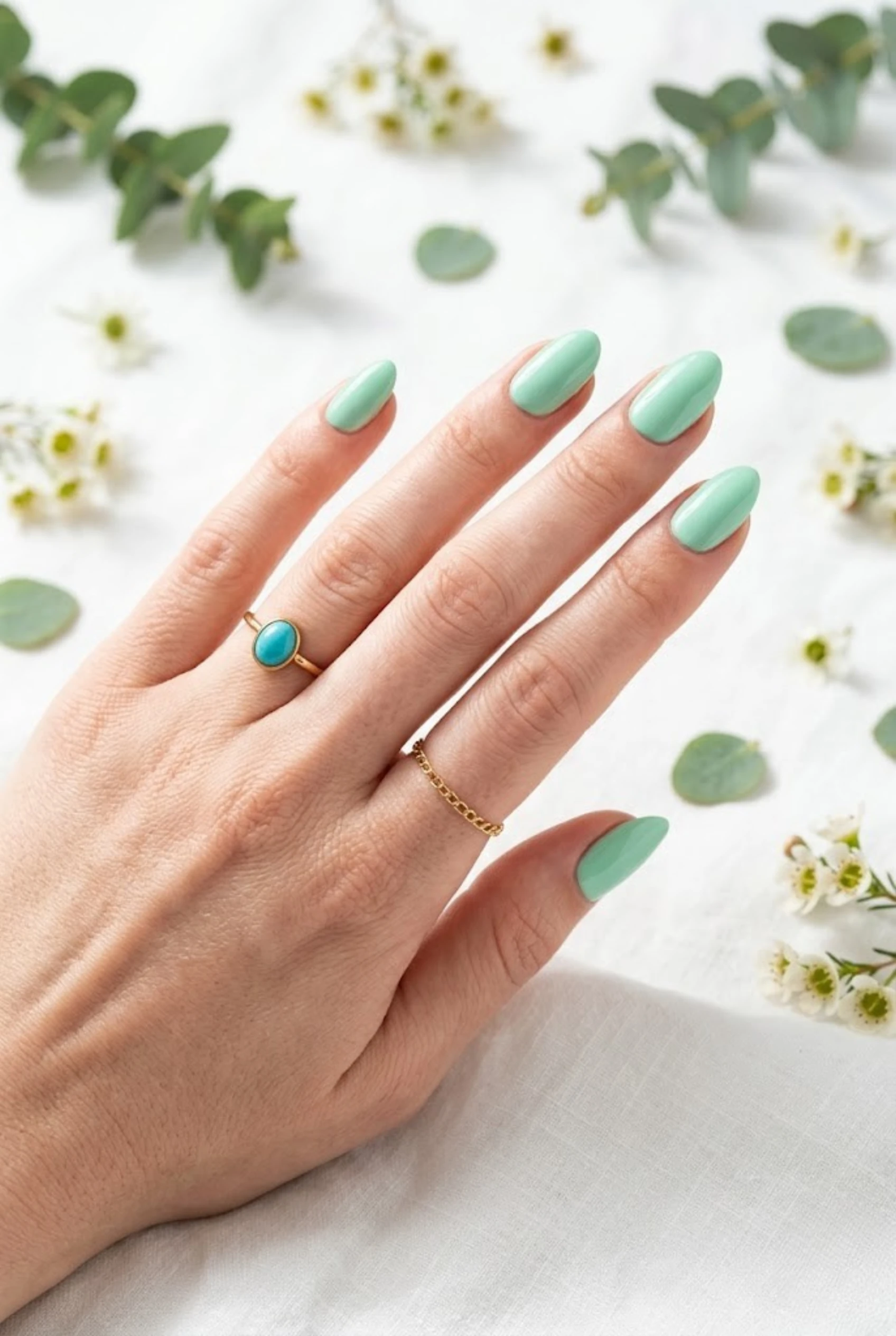 Creamy mint green nails