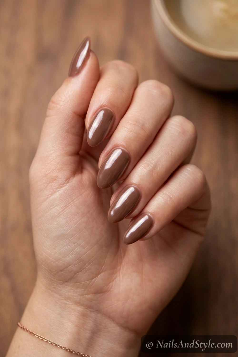 Mocha glaze nails