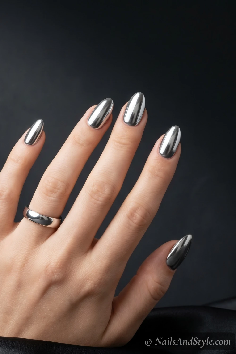 Classic silver mirror chrome nails