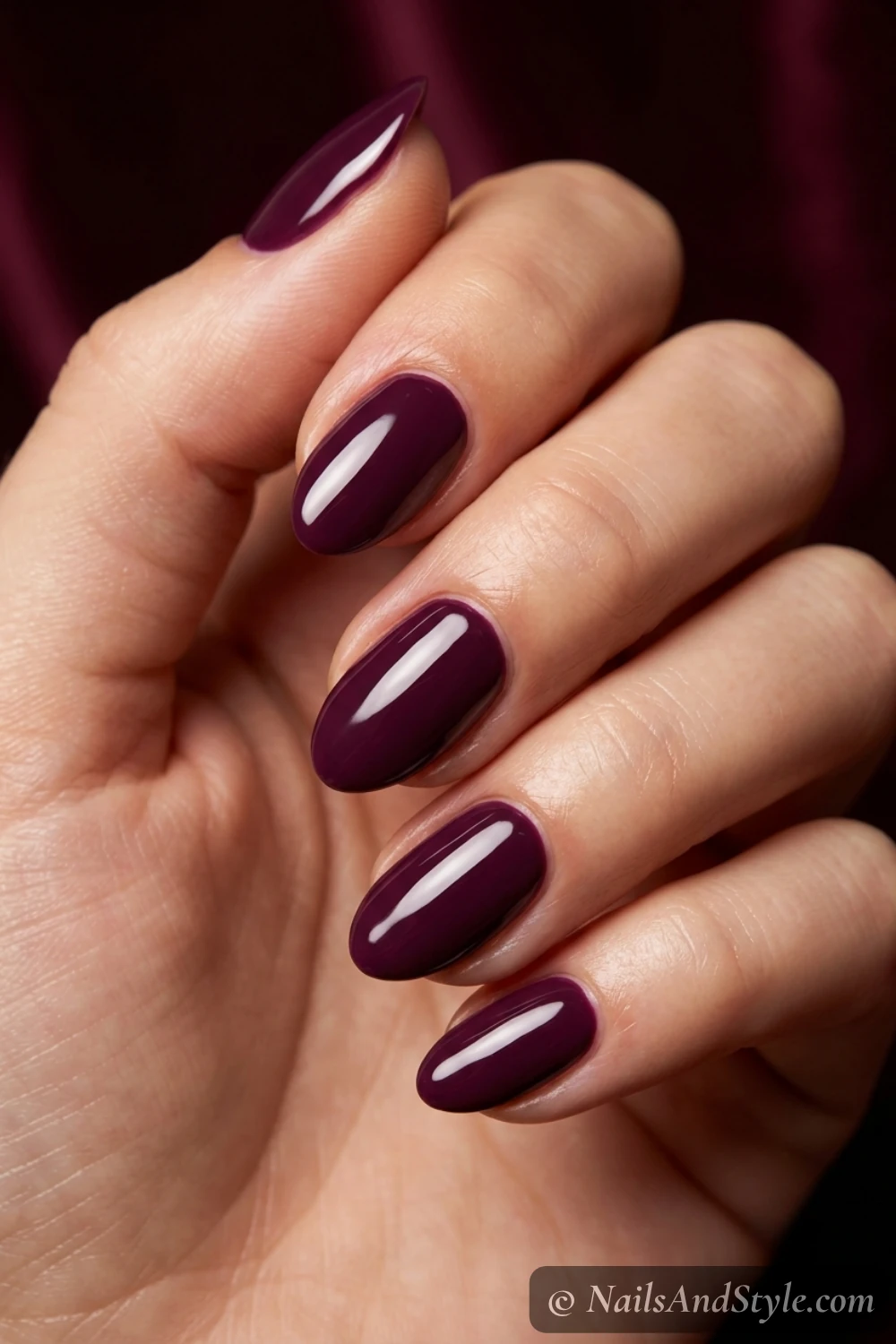 Classic glossy plum nails