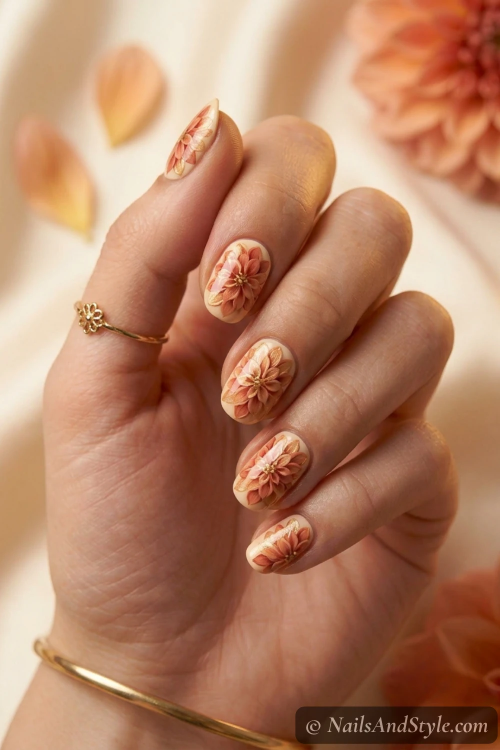 Late bloom dahlia nails
