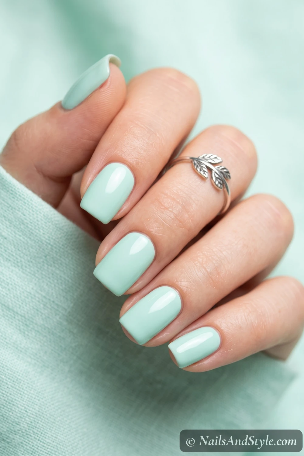 Mint chip nails
