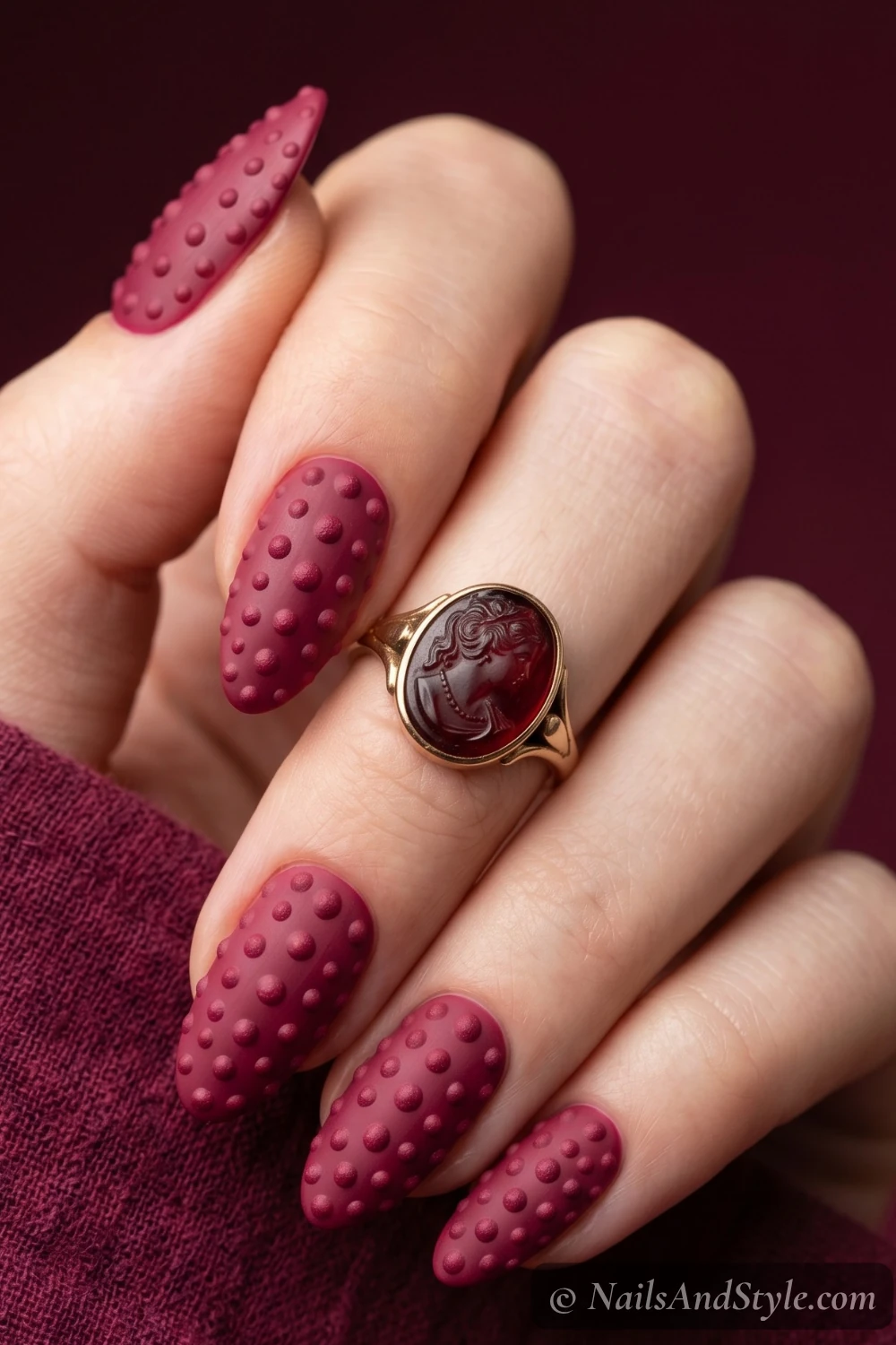 Raspberry texture nails