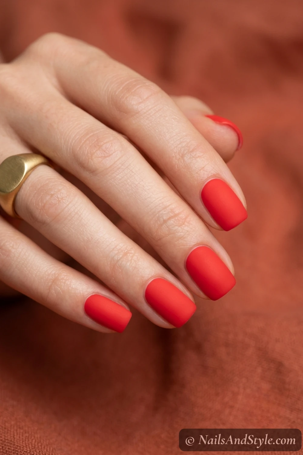 Poppy red matte nails
