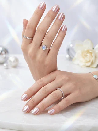 Shimmer & Glow on Short Nails Shimmer & Glow on Short Nails