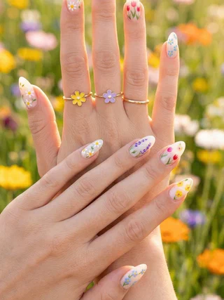 Bold Garden Nails to Adore Bold Garden Nails to Adore
