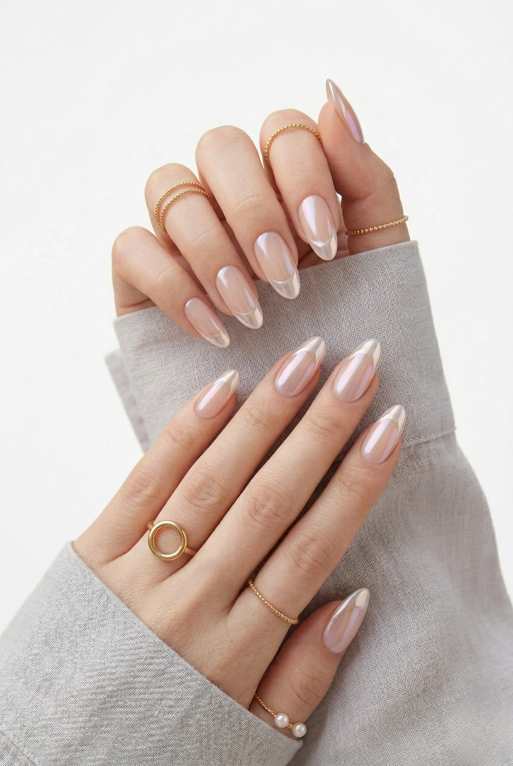 Glazed pearl chrome French tips
